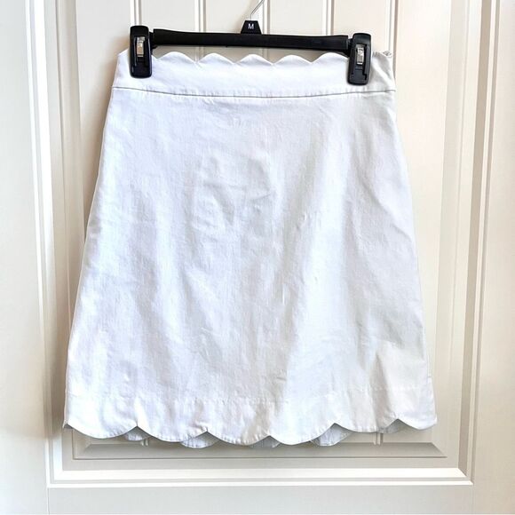 J. McLaughlin white skirt scalloped hem solid bright white preppy size 4 - Picture 1 of 4